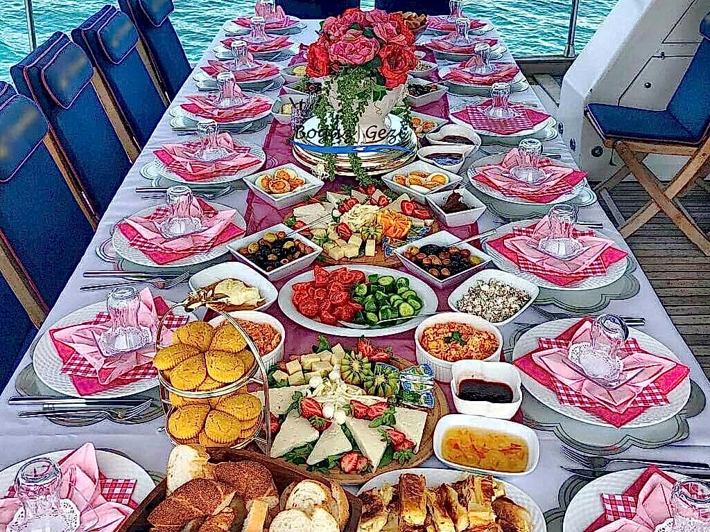 teknede kahvaltı fırsatları
